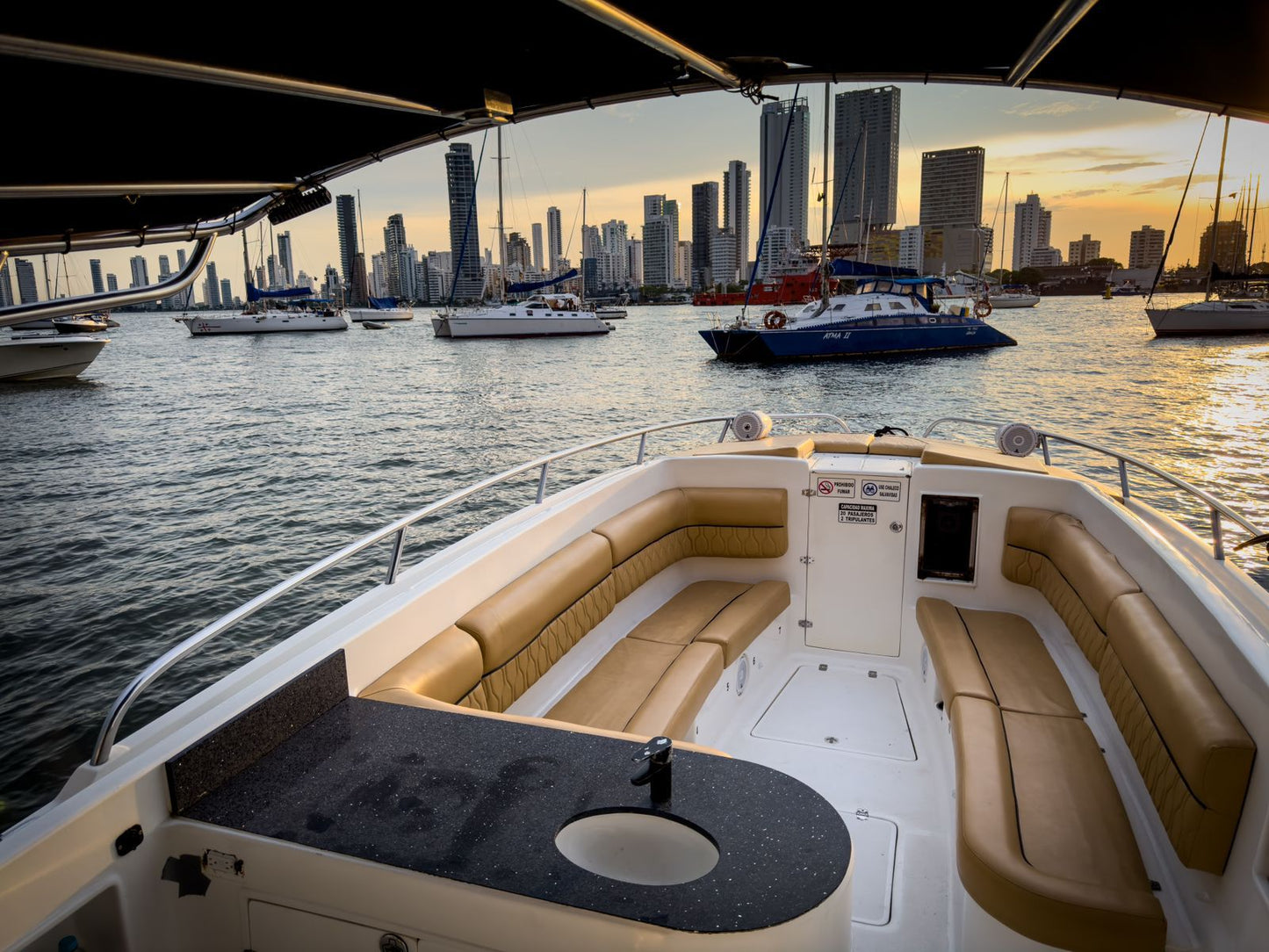 GENESIS III SPEEDBOAT 39 FEET