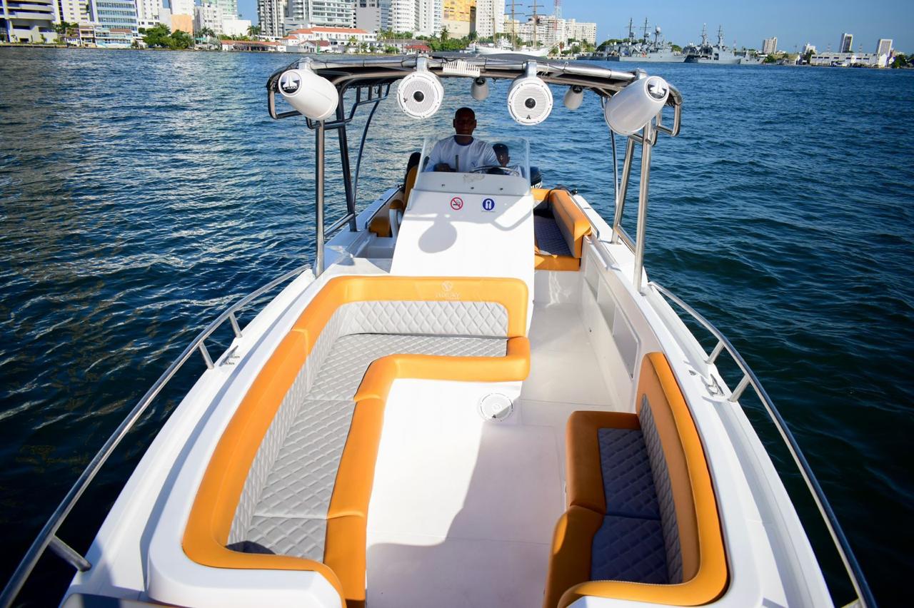 MAXIMA SPEEDBOAT 38 FEET