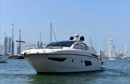 LUXURY YACHT 48 FEET