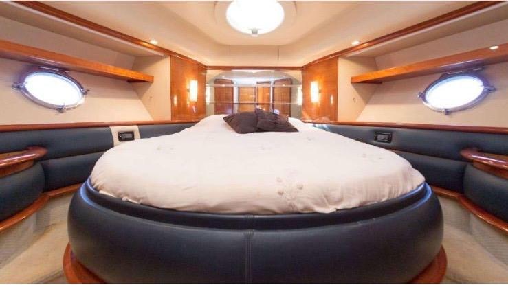 AZIMUT YACHT 62 FEET